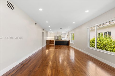 Casa en venta en Surfside, Florida, 3 dormitorios, 152.08 m2 № 2368300 - foto 9