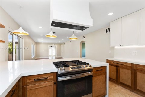 Casa en venta en Surfside, Florida, 3 dormitorios, 152.08 m2 № 2368300 - foto 20