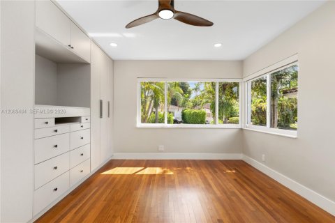 Casa en venta en Surfside, Florida, 3 dormitorios, 152.08 m2 № 2368300 - foto 28