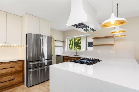 Casa en venta en Surfside, Florida, 3 dormitorios, 152.08 m2 № 2368300 - foto 17