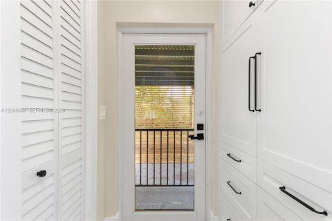 Casa en venta en Surfside, Florida, 3 dormitorios, 152.08 m2 № 2368300 - foto 25