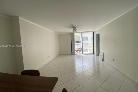 Condominio en alquiler en Miami Beach, Florida, 1 dormitorio, 91.69 m2 № 1976810 - foto 8