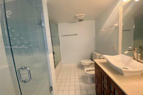 Condominio en alquiler en Miami Beach, Florida, 1 dormitorio, 91.69 m2 № 1976810 - foto 12