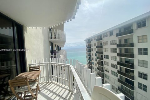 Condominio en alquiler en Miami Beach, Florida, 1 dormitorio, 91.69 m2 № 1976810 - foto 23