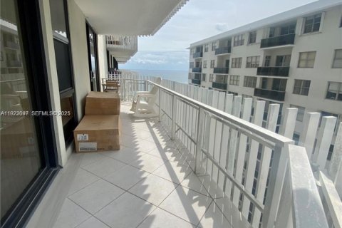 Condominio en alquiler en Miami Beach, Florida, 1 dormitorio, 91.69 m2 № 1976810 - foto 21