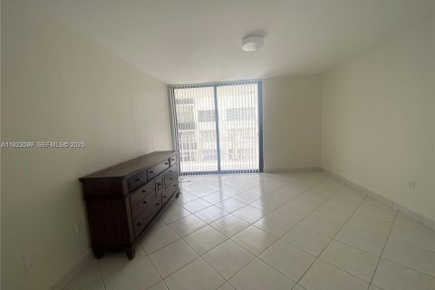 Condominio en alquiler en Miami Beach, Florida, 1 dormitorio, 91.69 m2 № 1976810 - foto 18