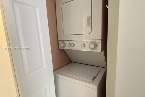 Condominio en alquiler en Miami Beach, Florida, 1 dormitorio, 91.69 m2 № 1976810 - foto 5