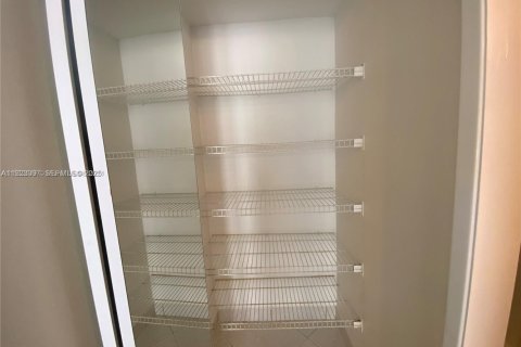 Condominio en alquiler en Miami Beach, Florida, 1 dormitorio, 91.69 m2 № 1976810 - foto 14