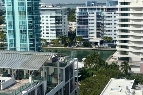 Condominio en alquiler en Miami Beach, Florida, 1 dormitorio, 91.69 m2 № 1976810 - foto 22