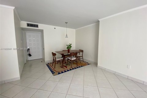 Condominio en alquiler en Miami Beach, Florida, 1 dormitorio, 91.69 m2 № 1976810 - foto 6