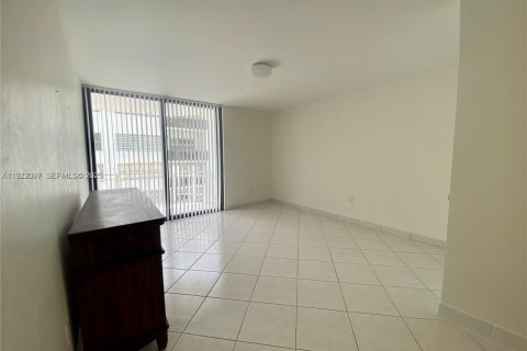 Condominio en alquiler en Miami Beach, Florida, 1 dormitorio, 91.69 m2 № 1976810 - foto 16