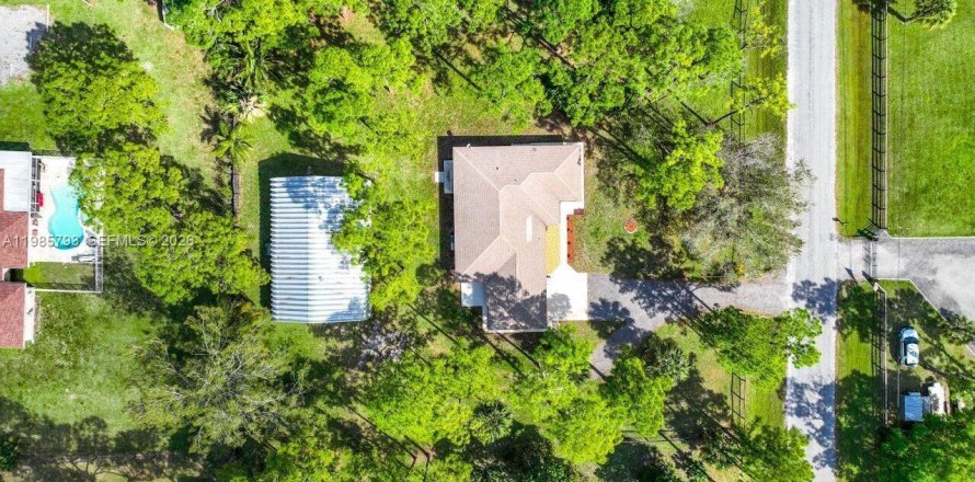 Дом в Локсахатчи-Гроувс, Флорида 4 спальни, 222.97м2 № 2047968