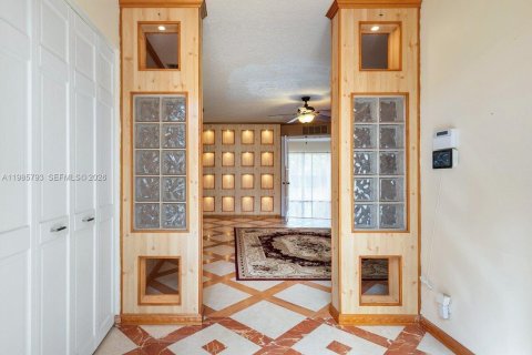 Купить виллу или дом в Локсахатчи-Гроувс, Флорида 4 спальни, 222.97м2, № 2047968 - фото 11