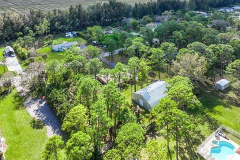 Купить виллу или дом в Локсахатчи-Гроувс, Флорида 4 спальни, 222.97м2, № 2047968 - фото 2