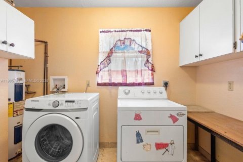 Купить виллу или дом в Локсахатчи-Гроувс, Флорида 4 спальни, 222.97м2, № 2047968 - фото 24