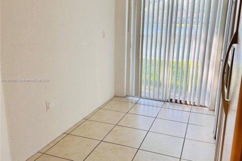 Condominio en alquiler en Homestead, Florida, 2 dormitorios, 76.37 m2 № 1951456 - foto 4