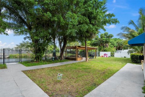 Apartamento en alquiler en Miami, Florida, 1 dormitorio, 63.17 m2 № 1814034 - foto 14