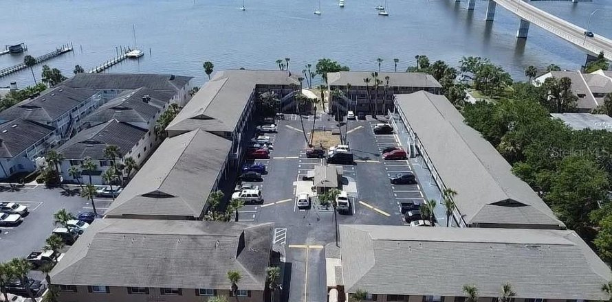 Condominio en Daytona Beach, Florida, 2 dormitorios № 1534183