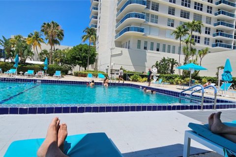 Купить кондоминиум в Холливуд, Флорида 1 спальня, 83.61м2, № 1968905 - фото 15