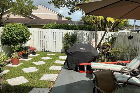 Townhouse in Deerfield Beach, Florida 3 bedrooms, 121.52 sq.m. № 1790768 - photo 22