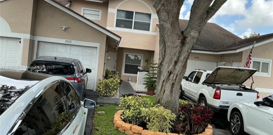 Townhouse in Deerfield Beach, Florida 3 bedrooms, 121.52 sq.m. № 1790768