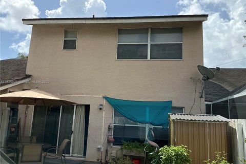 Townhouse in Deerfield Beach, Florida 3 bedrooms, 121.52 sq.m. № 1790768 - photo 19