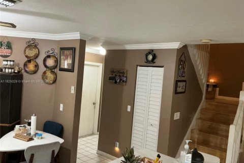 Townhouse in Deerfield Beach, Florida 3 bedrooms, 121.52 sq.m. № 1790768 - photo 4