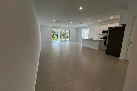 Casa en alquiler en Apopka, Florida, 5 dormitorios, 322.19 m2 № 1918741 - foto 2