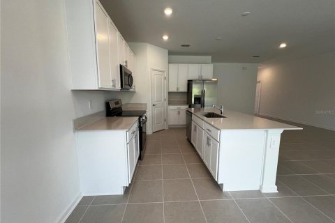 Casa en alquiler en Apopka, Florida, 5 dormitorios, 322.19 m2 № 1918741 - foto 7