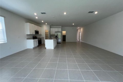Casa en alquiler en Apopka, Florida, 5 dormitorios, 322.19 m2 № 1918741 - foto 4