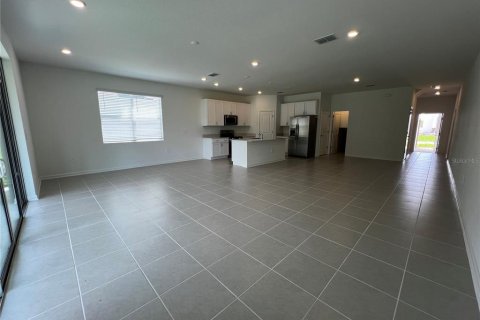 Casa en alquiler en Apopka, Florida, 5 dormitorios, 322.19 m2 № 1918741 - foto 3