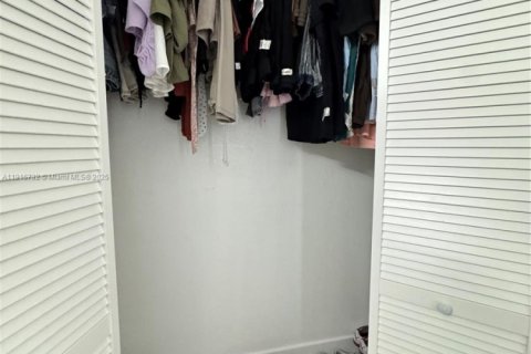 Copropriété à louer à Hialeah, Floride: 1 chambre, 61.32 m2 № 1973671 - photo 10