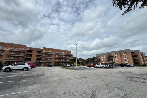 Copropriété à louer à Hialeah, Floride: 1 chambre, 61.32 m2 № 1973671 - photo 21