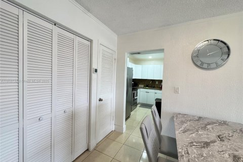 Copropriété à louer à Hialeah, Floride: 1 chambre, 61.32 m2 № 1973671 - photo 5