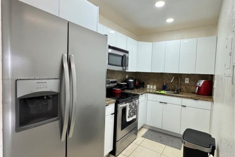 Copropriété à louer à Hialeah, Floride: 1 chambre, 61.32 m2 № 1973671 - photo 6