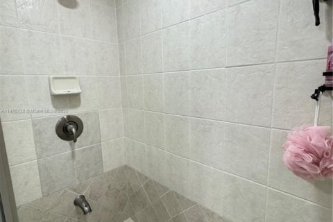 Copropriété à louer à Hialeah, Floride: 1 chambre, 61.32 m2 № 1973671 - photo 13