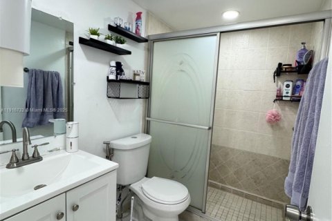 Copropriété à louer à Hialeah, Floride: 1 chambre, 61.32 m2 № 1973671 - photo 12