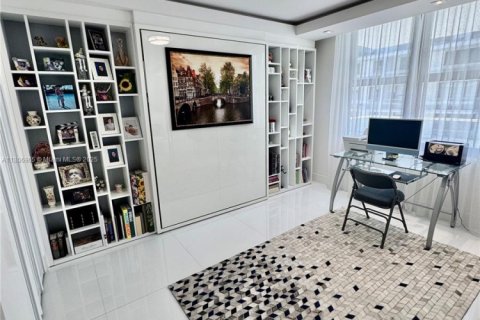 Condo in Bal Harbour, Florida, 2 bedrooms  № 1739294 - photo 25