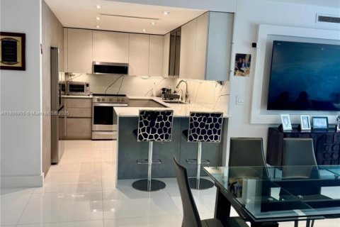 Condo in Bal Harbour, Florida, 2 bedrooms  № 1739294 - photo 18