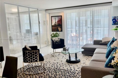 Condo in Bal Harbour, Florida, 2 bedrooms  № 1739294 - photo 12