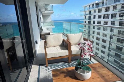 Condo in Bal Harbour, Florida, 2 bedrooms  № 1739294 - photo 22