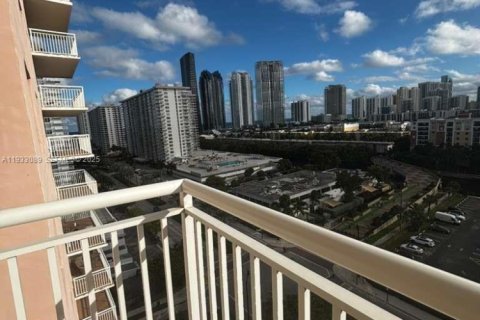 Condo in Sunny Isles Beach, Florida, 2 bedrooms  № 1994470 - photo 22