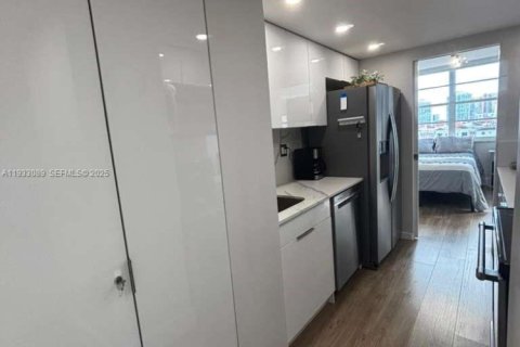 Condo in Sunny Isles Beach, Florida, 2 bedrooms  № 1994470 - photo 20