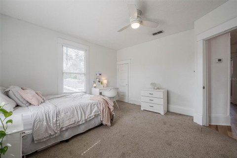 House in Lakeland, Florida 4 bedrooms, 190.26 sq.m. № 2148386 - photo 30
