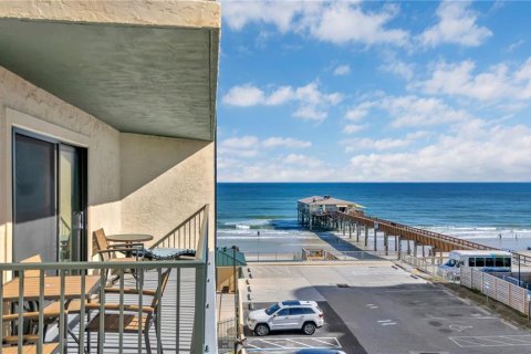Condo in Daytona Beach, Florida, 2 bedrooms № 2288058 - photo 27