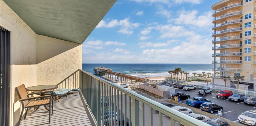 Condo in Daytona Beach, Florida, 2 bedrooms № 2288058
