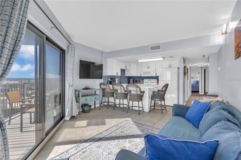 Condo in Daytona Beach, Florida, 2 bedrooms № 2288058 - photo 2