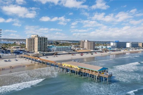 Condo in Daytona Beach, Florida, 2 bedrooms № 2288058 - photo 22