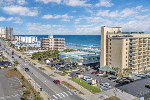 Condo in Daytona Beach, Florida, 2 bedrooms № 2288058 - photo 30