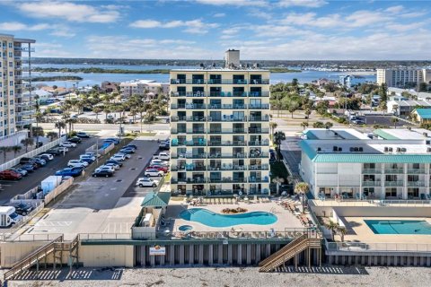 Condo in Daytona Beach, Florida, 2 bedrooms № 2288058 - photo 23